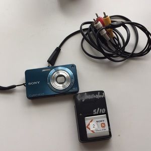 SONY 14.1 mega pixels cyber-shot camera